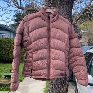Patagonia Puffer in Salmon
